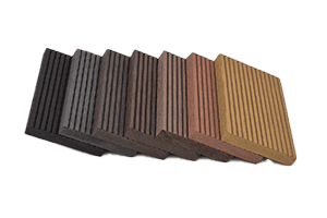 Egyenes WPC oldaltakaró színazonos kivitelben, esztétikus teraszlezáráshoz